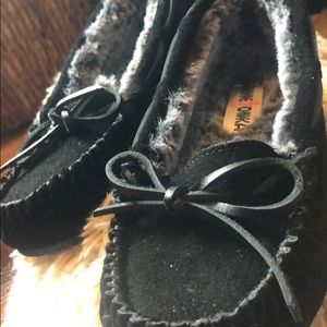 Minnetonka Black Moccasins